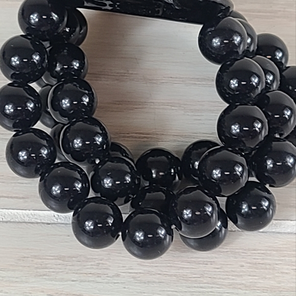 Large Black Floral Beaded Stretch Bracelet - Picture 3 of 4